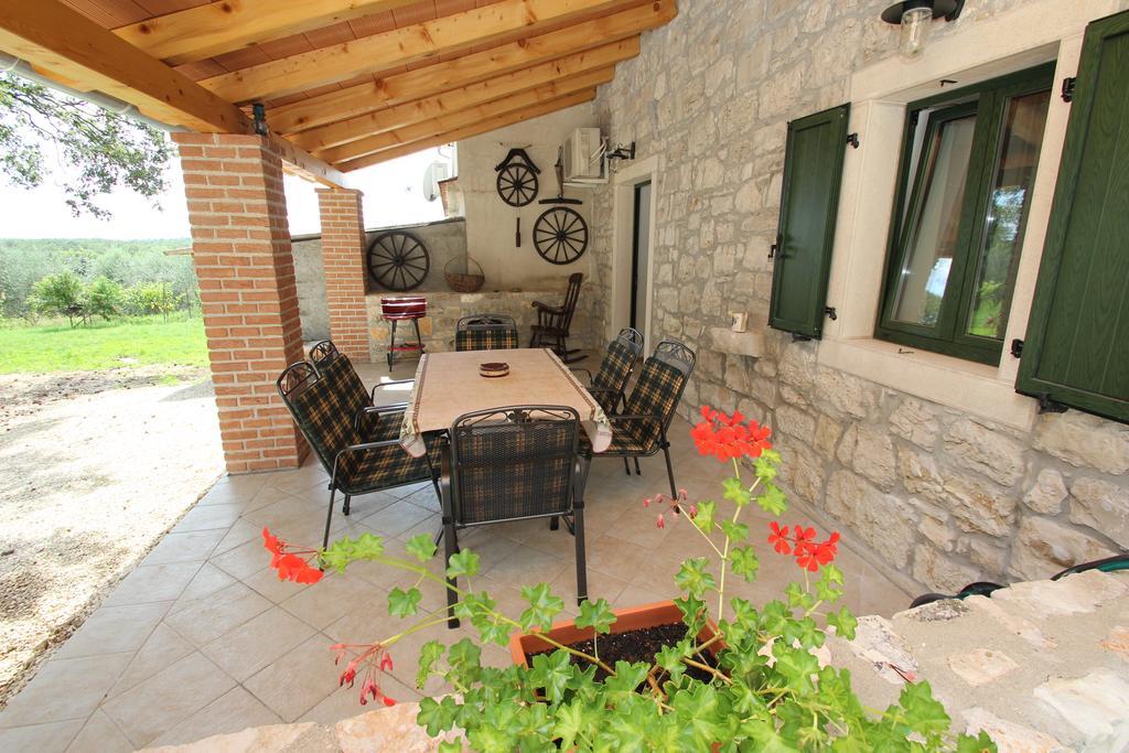 Holiday Home Vinkovic 波雷奇 外观 照片